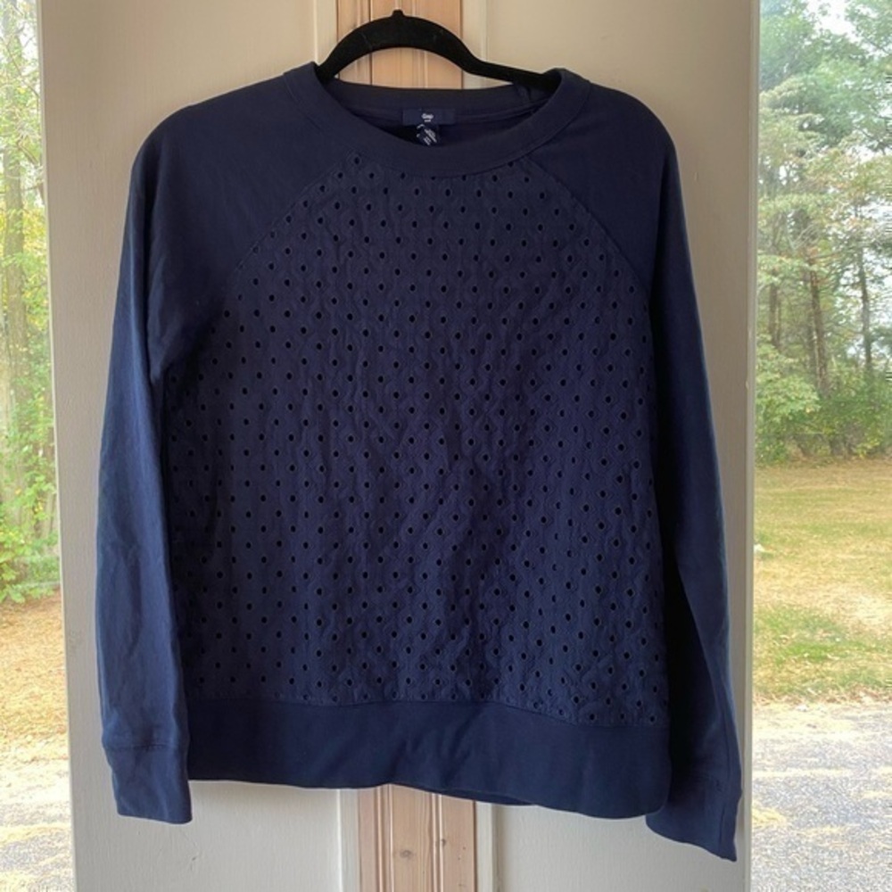 Gap size xs navy blue women’s shirt